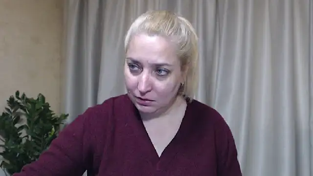 Snapshot of sweetpussy13 chatting on 4, 6, 2026 sweetpussy13 online show from 4, 6, 2026