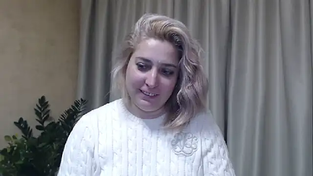 Snapshot of sweetpussy13 chatting on 9, 2, 2025 sweetpussy13 online show from 9, 2, 2025