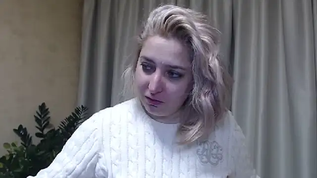 Snapshot of sweetpussy13 chatting on 9, 2, 2025 sweetpussy13 online show from 9, 2, 2025