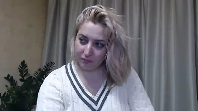 Snapshot of sweetpussy13 chatting on 14, 2, 2025 sweetpussy13 online show from 14, 2, 2025