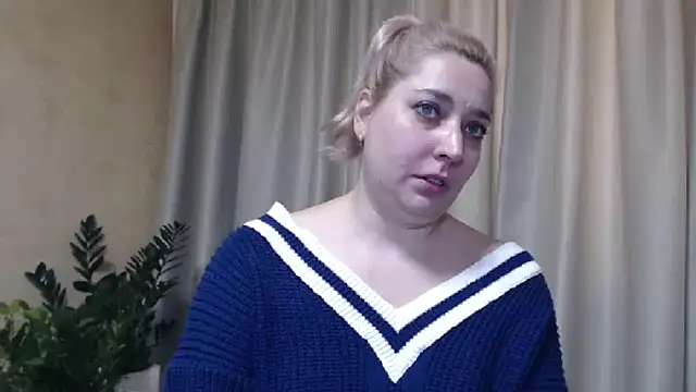 Snapshot of sweetpussy13 chatting on 2, 2, 2025 sweetpussy13 online show from 2, 2, 2025