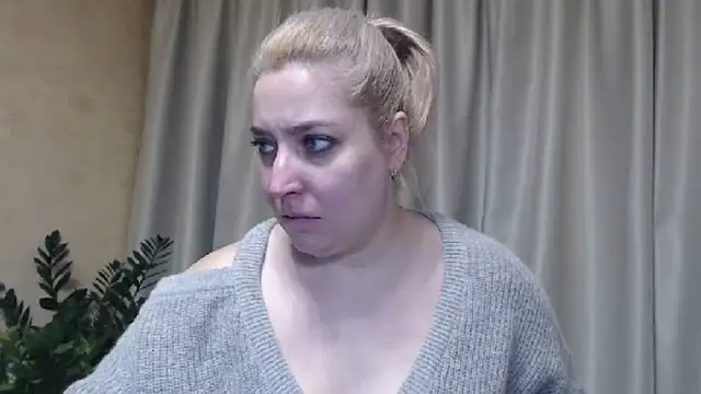 Snapshot of sweetpussy13 chatting on 15, 2, 2025 sweetpussy13 online show from 15, 2, 2025
