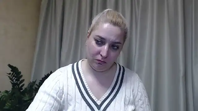 Snapshot of sweetpussy13 chatting on 9, 3, 2025 sweetpussy13 online show from 9, 3, 2025