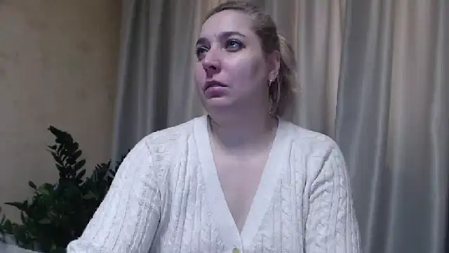 Snapshot of sweetpussy13 chatting on 26, 2, 2025 sweetpussy13 online show from 26, 2, 2025