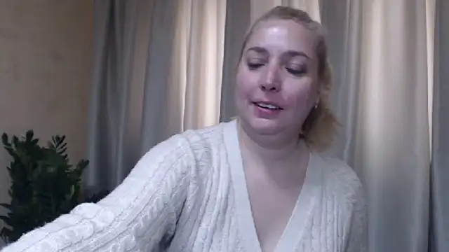 Snapshot of sweetpussy13 chatting on 8, 5, 2026 sweetpussy13 online show from 8, 5, 2026