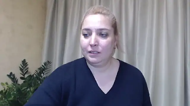 Snapshot of sweetpussy13 chatting on 6, 2, 2025 sweetpussy13 online show from 6, 2, 2025