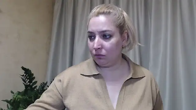 Snapshot of sweetpussy13 chatting on 15, 3, 2025 sweetpussy13 online show from 15, 3, 2025