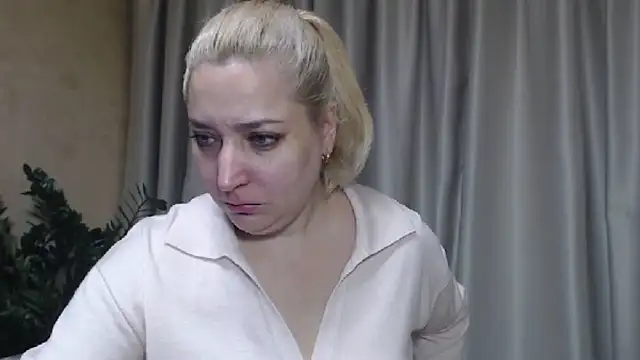 sweetpussy13 online show from 9, 10, 2025