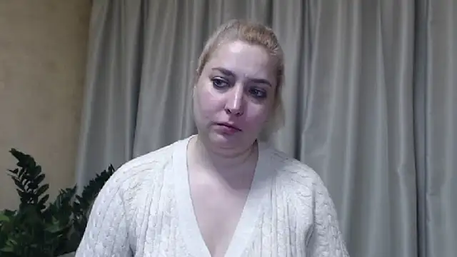 Snapshot of sweetpussy13 chatting on 7, 3, 2025 sweetpussy13 online show from 7, 3, 2025