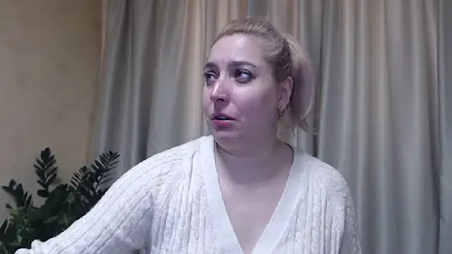 Snapshot of sweetpussy13 chatting on 12, 2, 2025 sweetpussy13 online show from 12, 2, 2025