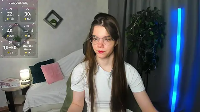 miss  evelyne online show from 23, 12, 2025