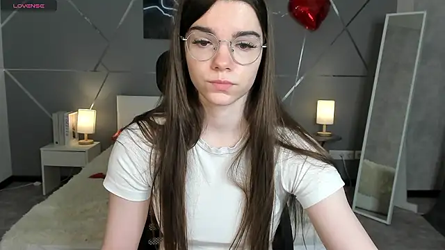 miss  evelyne online show from 24, 2, 2026