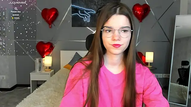 miss  evelyne online show from 12, 2, 2026