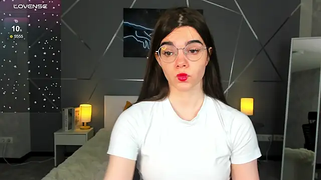 miss  evelyne online show from 19, 1, 2026