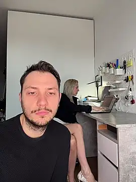 Lovebackground online show from 23, 4, 2026