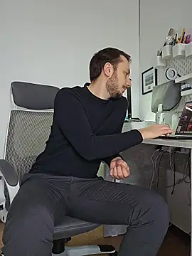 Lovebackground online show from 27, 2, 2026