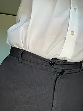 Lovebackground online show from 10, 3, 2026