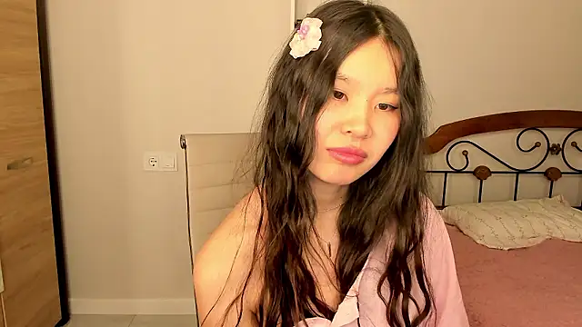 amiya cute online show from 1, 3, 2026