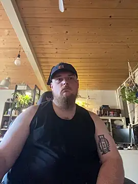 Snapshot of YoursxTruly chatting on 1, 5, 2026 YoursxTruly online show from 1, 5, 2026