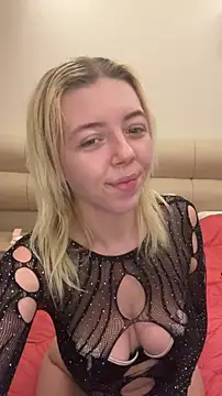 MonaNoire online show from 8, 2, 2026