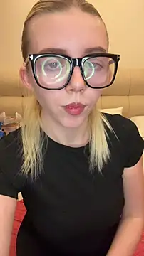 MonaNoire online show from 6, 2, 2026