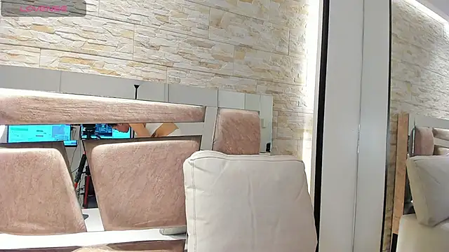 chloe cortez online show from 14, 12, 2025