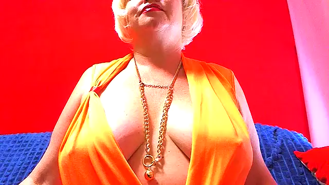 Snapshot of NaughtyMILF4UX chatting on 7, 5, 2026 NaughtyMILF4UX online show from 7, 5, 2026