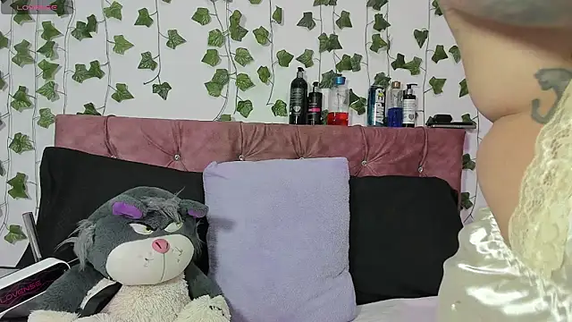 Ayla-marttinez online show from 15, 7, 2026