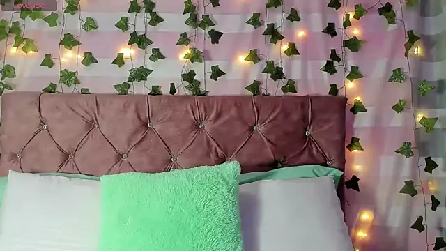 Ayla-marttinez online show from 13, 4, 2026