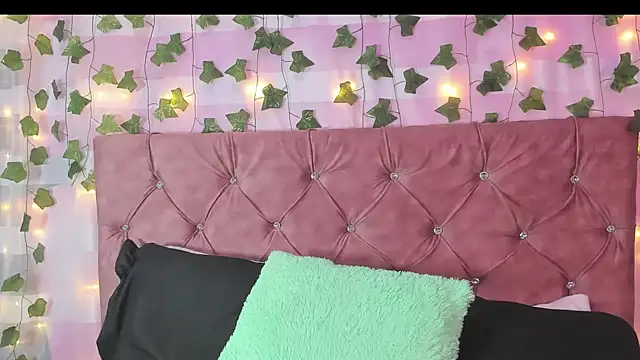 Ayla-marttinez online show from 8, 2, 2026