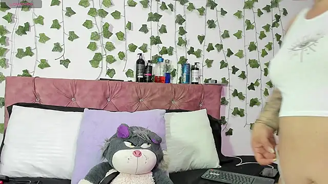 Ayla-marttinez online show from 14, 7, 2026