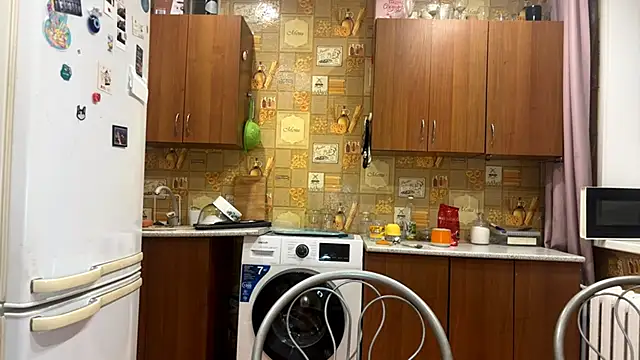 DiedraGlackin online show from 18, 12, 2025