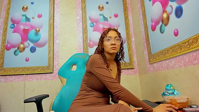 Jadde Greyy  online show from 24, 2, 2026