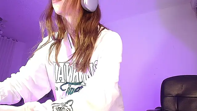 alina lee online show from 24, 4, 2026