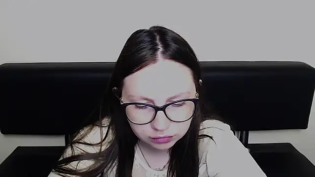 Snapshot of LiliaErmi chatting on 4, 6, 2026 LiliaErmi online show from 4, 6, 2026