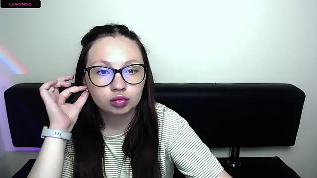 Snapshot of LiliaErmi chatting on 5, 6, 2026 LiliaErmi online show from 5, 6, 2026