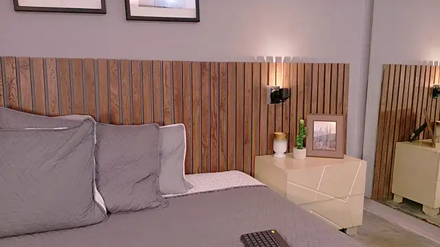 Mia Bellefort online show from 11, 4, 2026