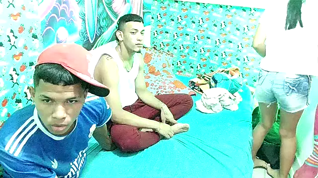 twobigscock23 online show from 20, 4, 2026