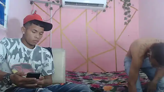 twobigscock23 online show from 19, 4, 2026