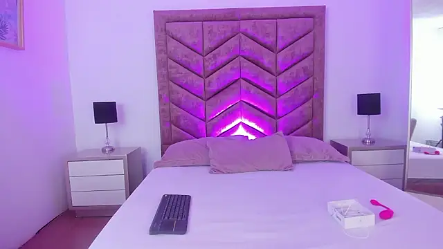 Scarlett  Noir online show from 17, 3, 2026