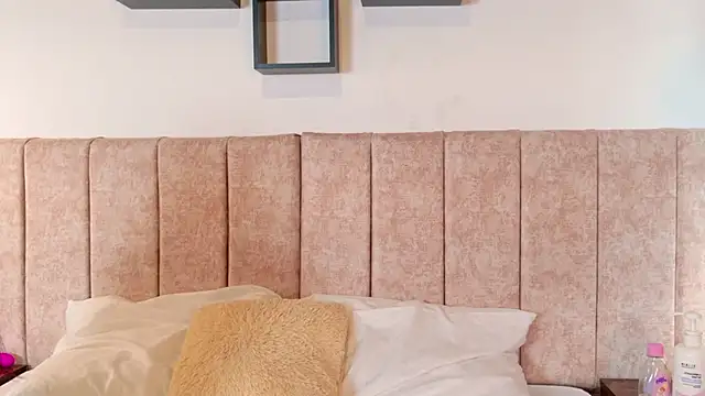 Zoehot 11 online show from 11, 3, 2026