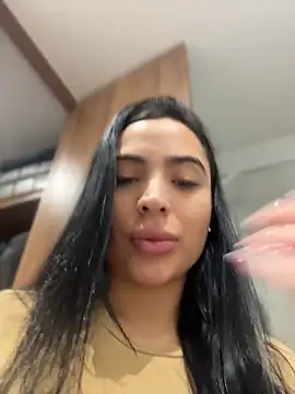 ValeriaTorress  online show from 15, 4, 2026