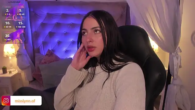 Missslynnn online show from 8, 4, 2026