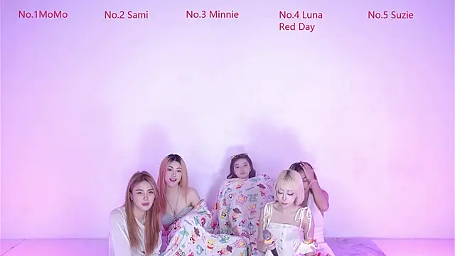 Snapshot of G-Velvet chatting on 30, 4, 2026 G-Velvet online show from 30, 4, 2026