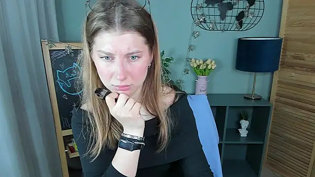 Snapshot of katymeaw chatting on 20, 5, 2026 katymeaw online show from 20, 5, 2026