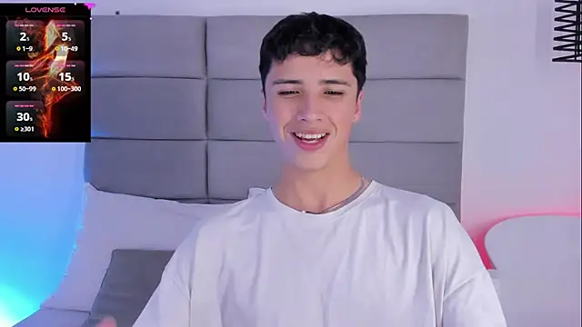 Snapshot of JoshClaarktt chatting on 7, 5, 2026 JoshClaarktt online show from 7, 5, 2026