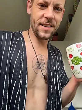 Robbigcum online show from 7, 3, 2026