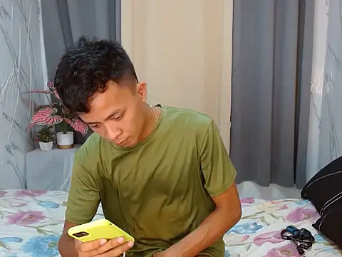 ur twinkKirk6969 online show from 14, 4, 2026