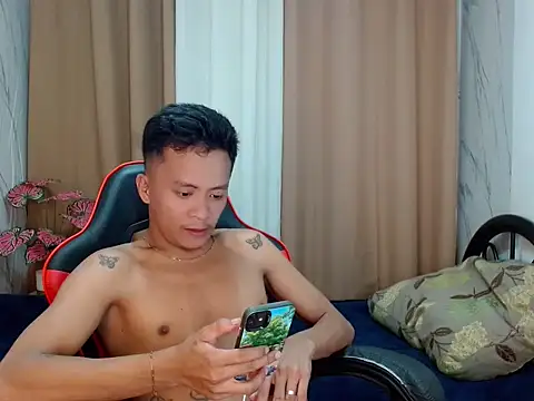 Snapshot of ur_twinkKirk6969 chatting on 19, 6, 2026 ur twinkKirk6969 online show from 19, 6, 2026