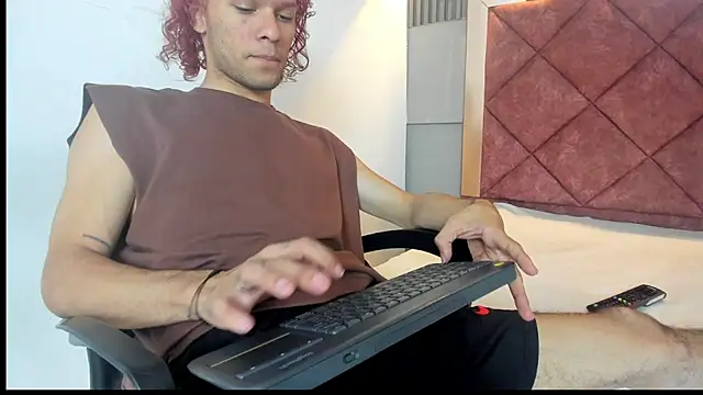 TAYSON SCOTT online show from 18, 12, 2025